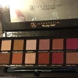 Anastasia Modern Renaissance Palette
